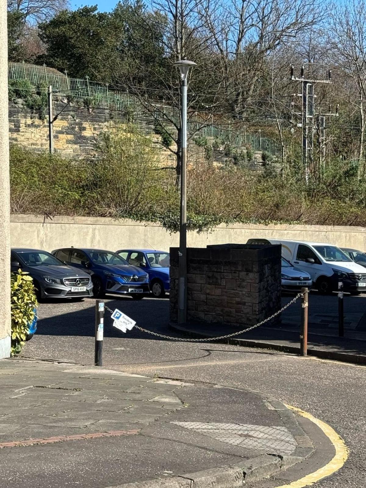Royal Mile Escape-free Parking *